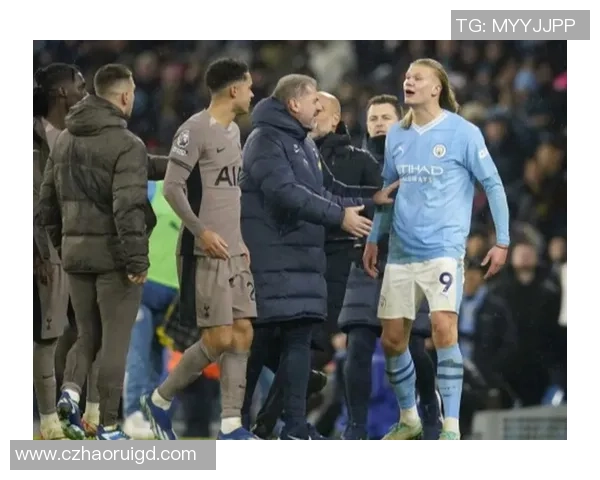 足总杯热刺与多特蒙德激战成平局神扑瞬间引发争议判罚引发热议