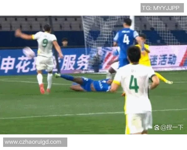 世界杯焦点战AC米兰轻取莱比锡乌龙球引发争议判罚全场沸腾