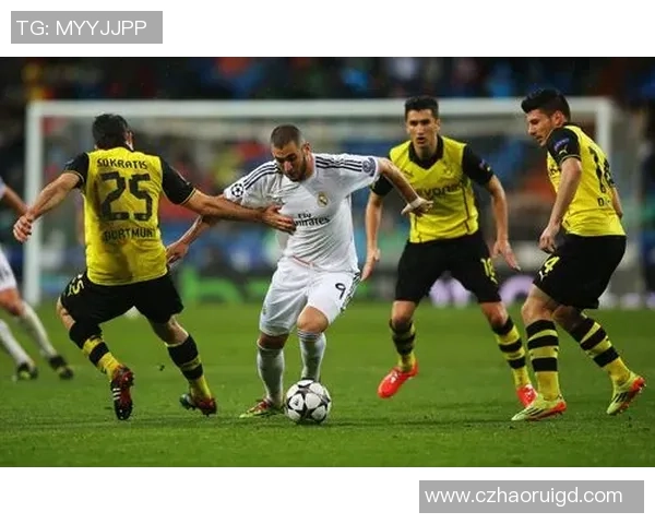 国米逆袭皇马足总杯赛场上演历史冷门引发全场热烈欢呼 国米逆袭皇马足总杯赛场上演历史冷门引发全场热烈欢呼