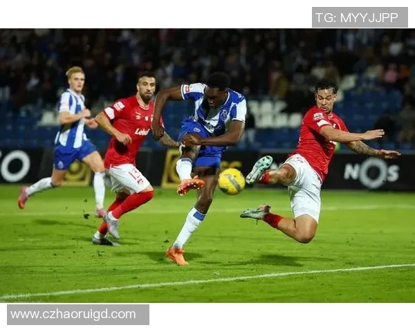 欧联杯激战巴黎圣日耳曼与波尔图战成平局帽子戏法引发全场热潮分析