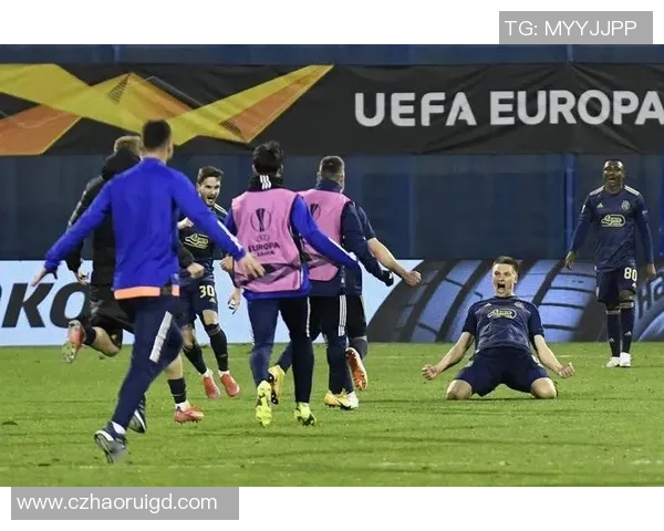 中超激战：拜仁狂胜尤文图斯帽子戏法引爆全场战术解析